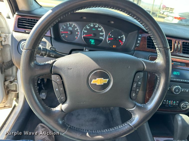 image for item ER8993 2011 Chevrolet Impala LT 