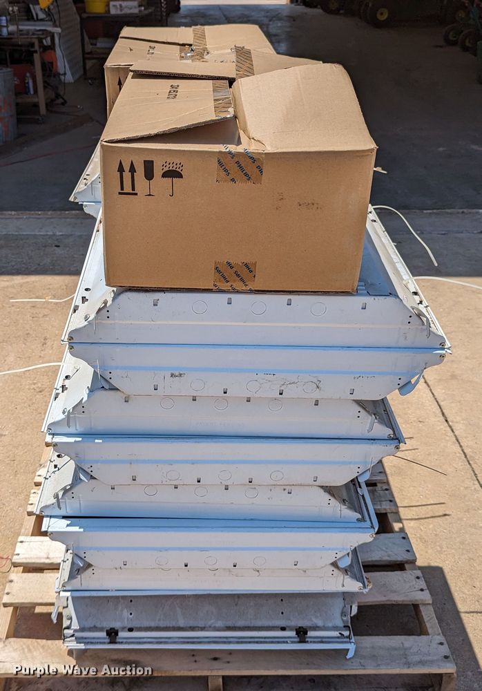 image for item LM9935 (20) 24