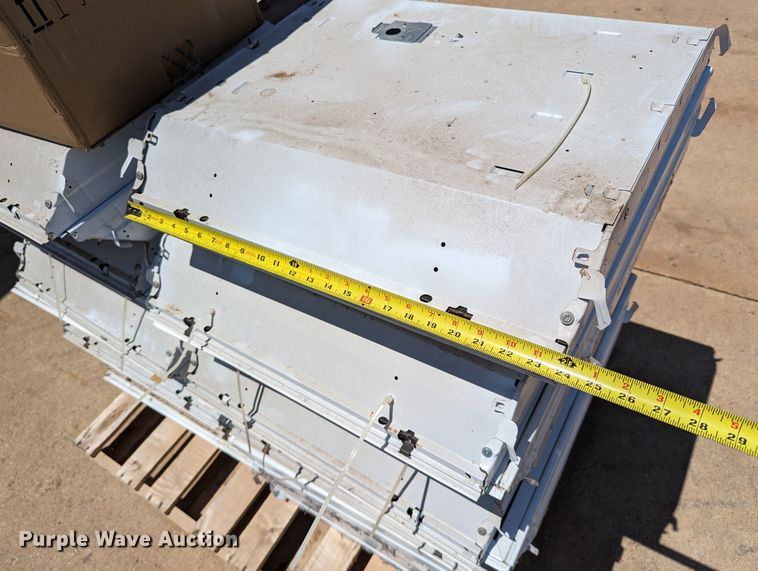 image for item LM9935 (20) 24