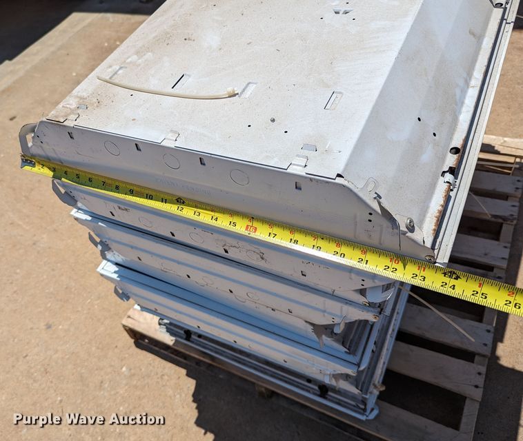 image for item LM9935 (20) 24