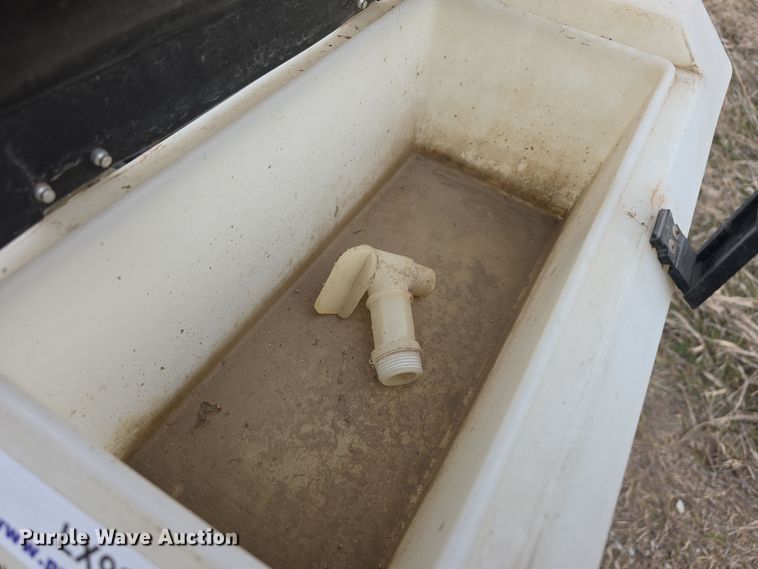 image for item LX9011 Turf sprayer