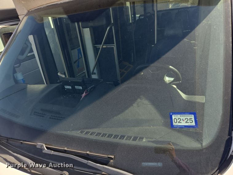 image for item NQ9194 2018 Glaval Ford Transit 350 shuttle bus