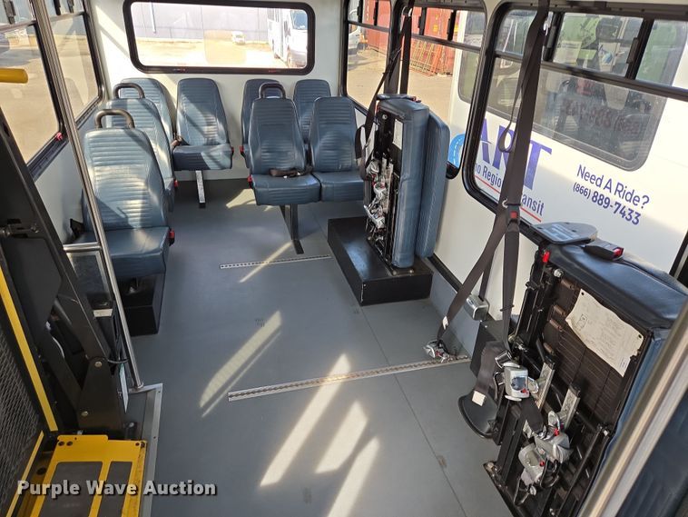 image for item NQ9194 2018 Glaval Ford Transit 350 shuttle bus