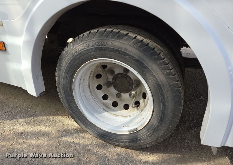 image for item NQ9194 2018 Glaval Ford Transit 350 shuttle bus