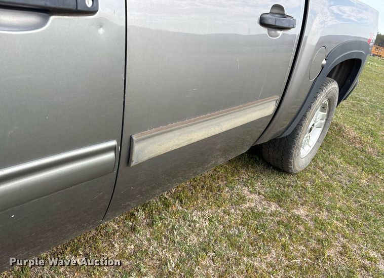 image for item OB9586 2009 Chevrolet Silverado 1500  Crew Cab pickup truck