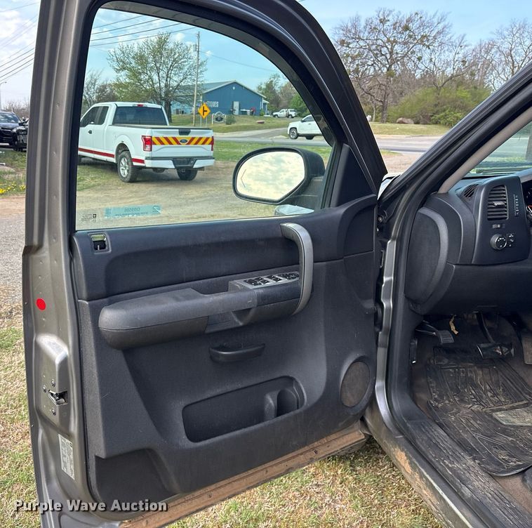 image for item OB9586 2009 Chevrolet Silverado 1500  Crew Cab pickup truck