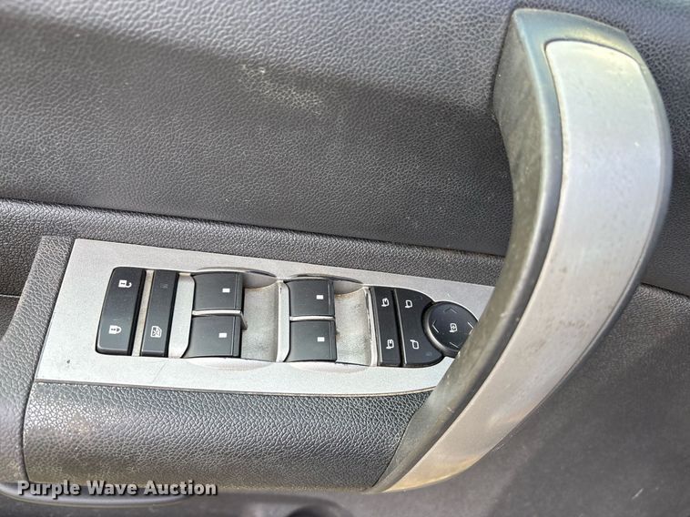 image for item OB9586 2009 Chevrolet Silverado 1500  Crew Cab pickup truck