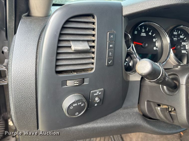 image for item OB9586 2009 Chevrolet Silverado 1500  Crew Cab pickup truck