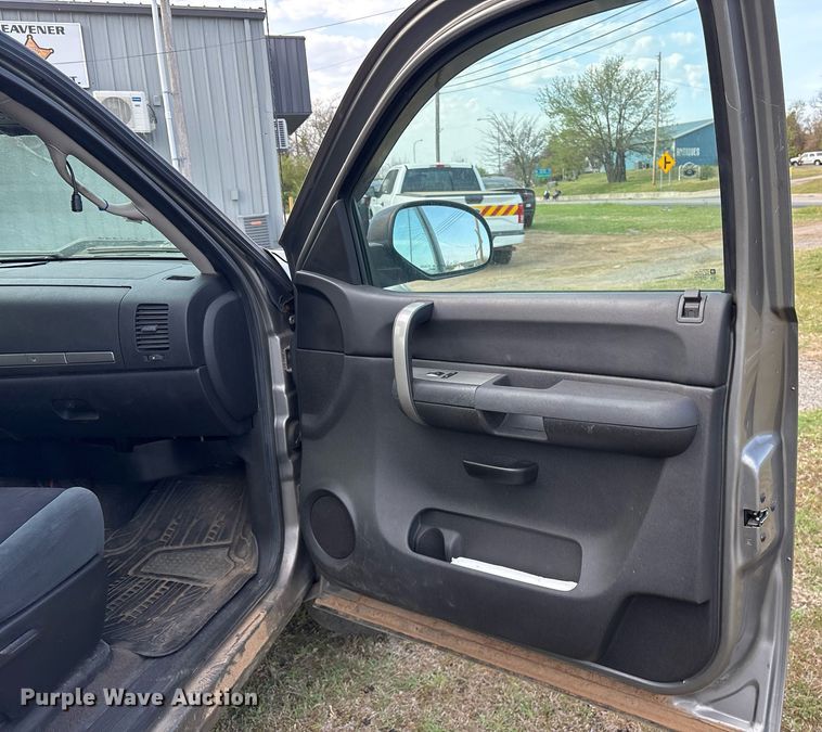 image for item OB9586 2009 Chevrolet Silverado 1500  Crew Cab pickup truck