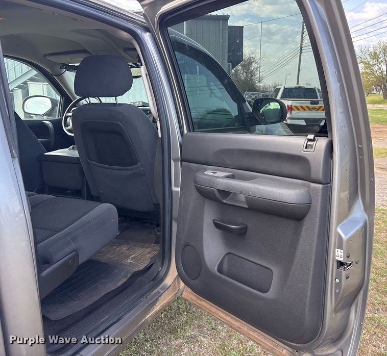 image for item OB9586 2009 Chevrolet Silverado 1500  Crew Cab pickup truck