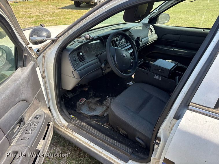 image for item OB9590 2008 Ford Crown Victoria Police Interceptor 