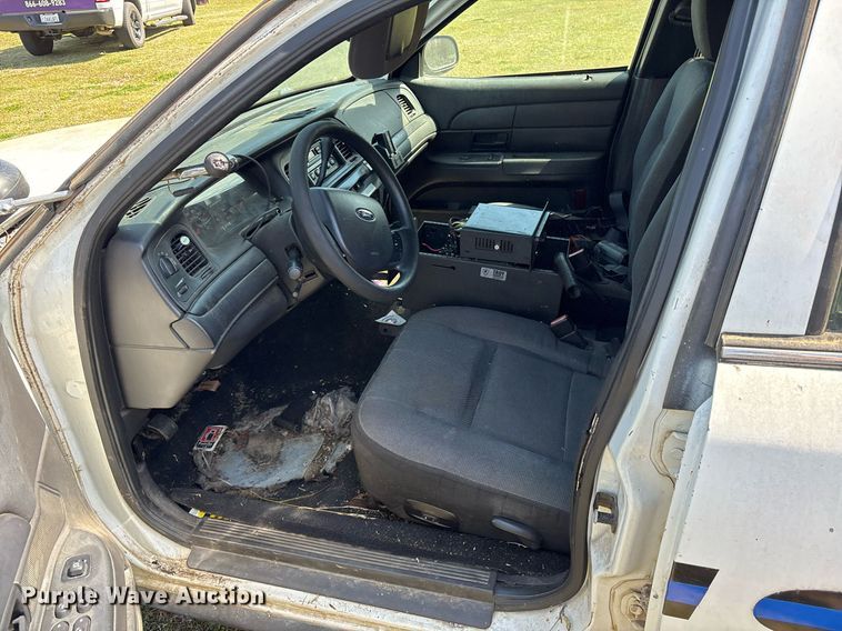 image for item OB9590 2008 Ford Crown Victoria Police Interceptor 