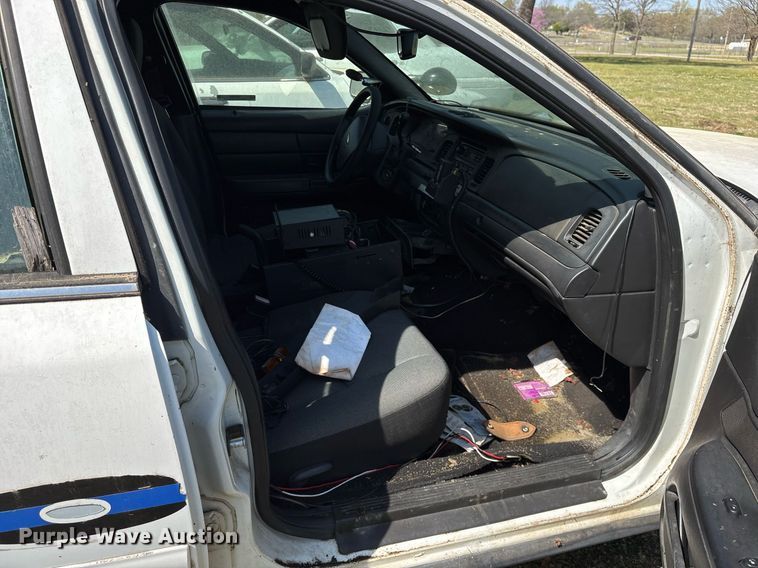 image for item OB9590 2008 Ford Crown Victoria Police Interceptor 