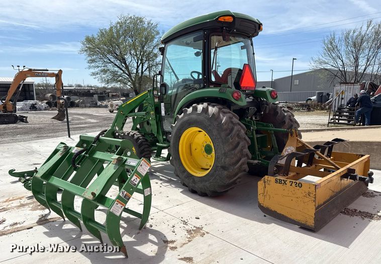 image for item DM5624 2022 John Deere 4052R MFWD tractor