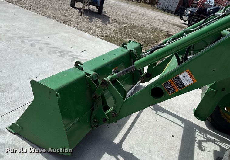 image for item DM5624 2022 John Deere 4052R MFWD tractor