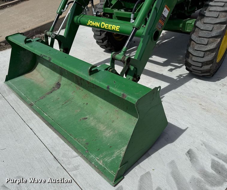 image for item DM5624 2022 John Deere 4052R MFWD tractor