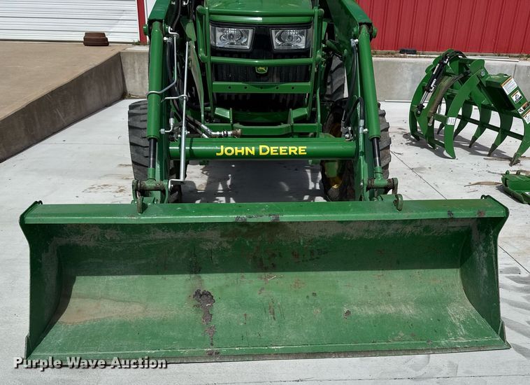 image for item DM5624 2022 John Deere 4052R MFWD tractor