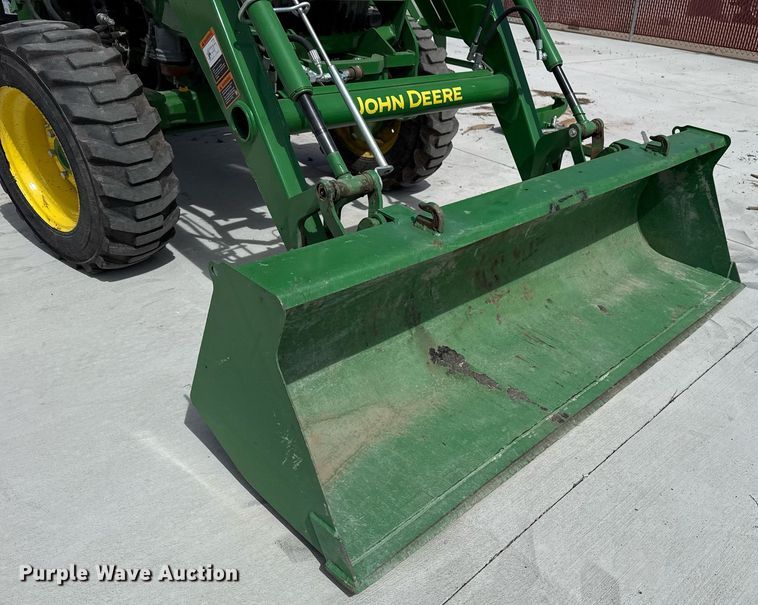 image for item DM5624 2022 John Deere 4052R MFWD tractor
