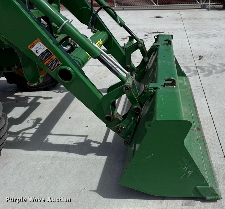 image for item DM5624 2022 John Deere 4052R MFWD tractor