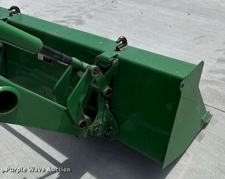 image for item DM5624 2022 John Deere 4052R MFWD tractor