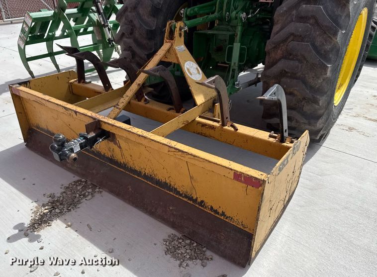 image for item DM5624 2022 John Deere 4052R MFWD tractor