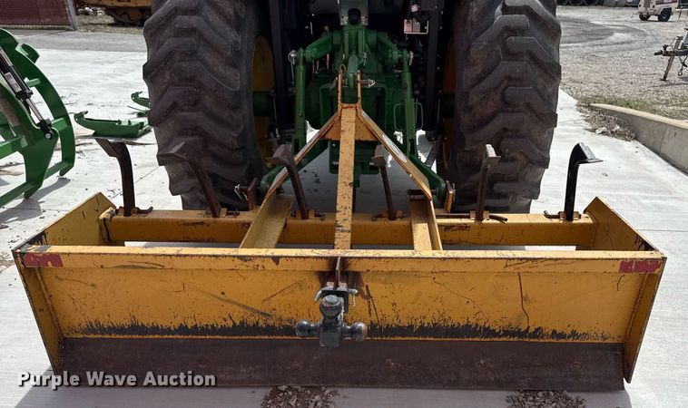 image for item DM5624 2022 John Deere 4052R MFWD tractor