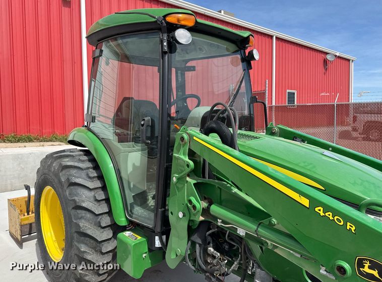 image for item DM5624 2022 John Deere 4052R MFWD tractor