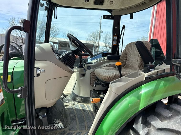 image for item DM5624 2022 John Deere 4052R MFWD tractor