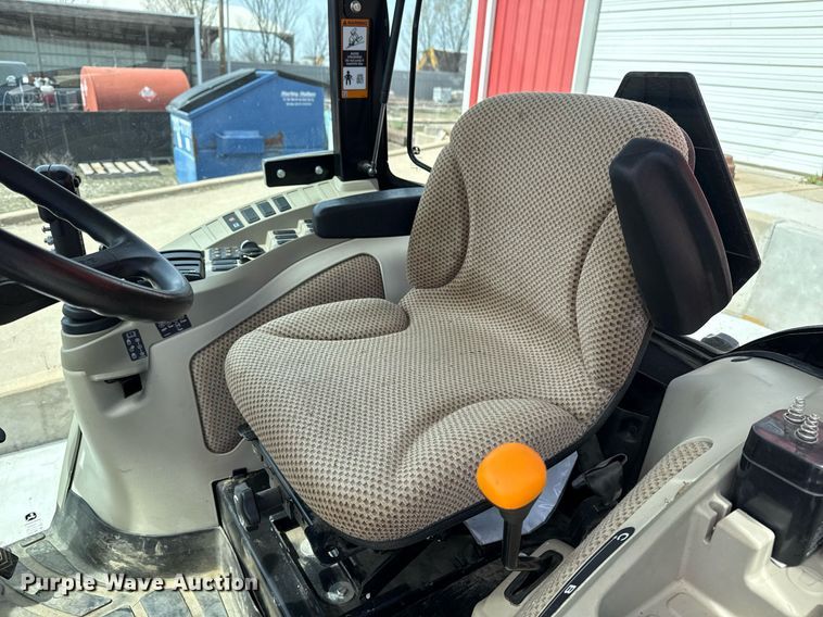 image for item DM5624 2022 John Deere 4052R MFWD tractor