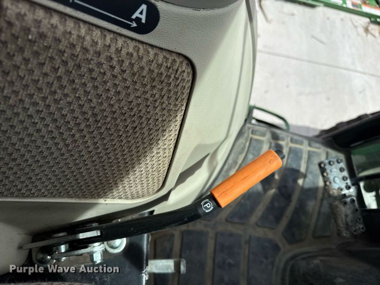 image for item DM5624 2022 John Deere 4052R MFWD tractor