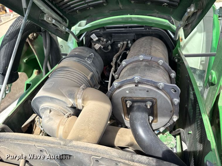 image for item DM5624 2022 John Deere 4052R MFWD tractor