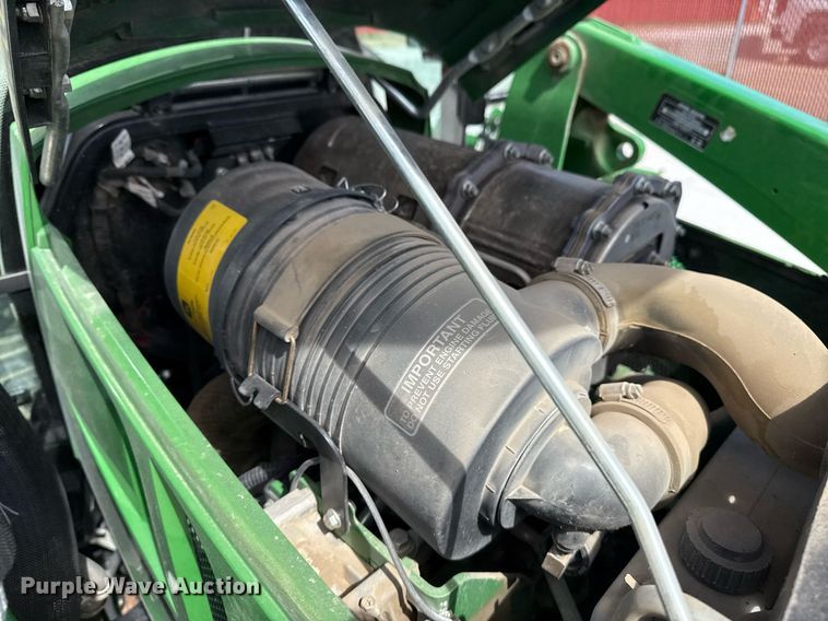 image for item DM5624 2022 John Deere 4052R MFWD tractor