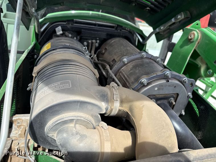 image for item DM5624 2022 John Deere 4052R MFWD tractor