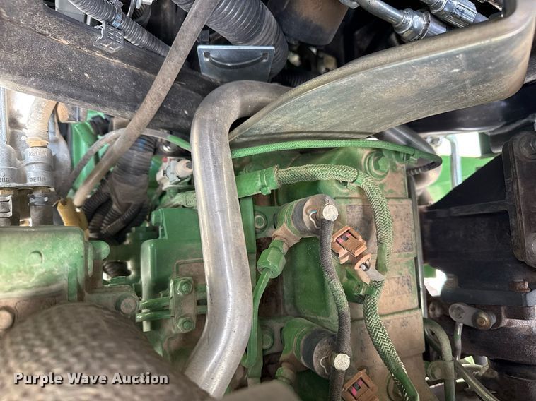 image for item DM5624 2022 John Deere 4052R MFWD tractor