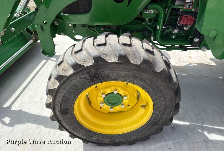 image for item DM5624 2022 John Deere 4052R MFWD tractor