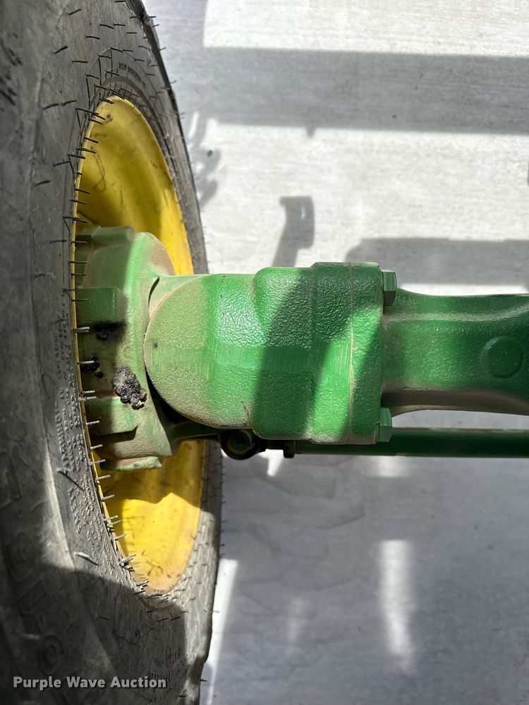 image for item DM5624 2022 John Deere 4052R MFWD tractor