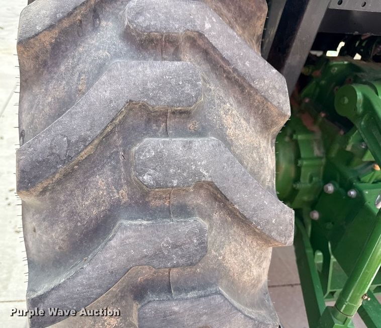 image for item DM5624 2022 John Deere 4052R MFWD tractor