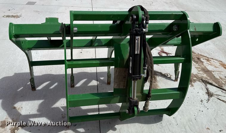 image for item DM5624 2022 John Deere 4052R MFWD tractor