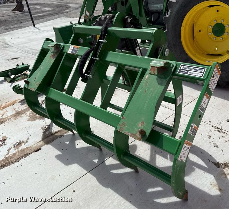 image for item DM5624 2022 John Deere 4052R MFWD tractor