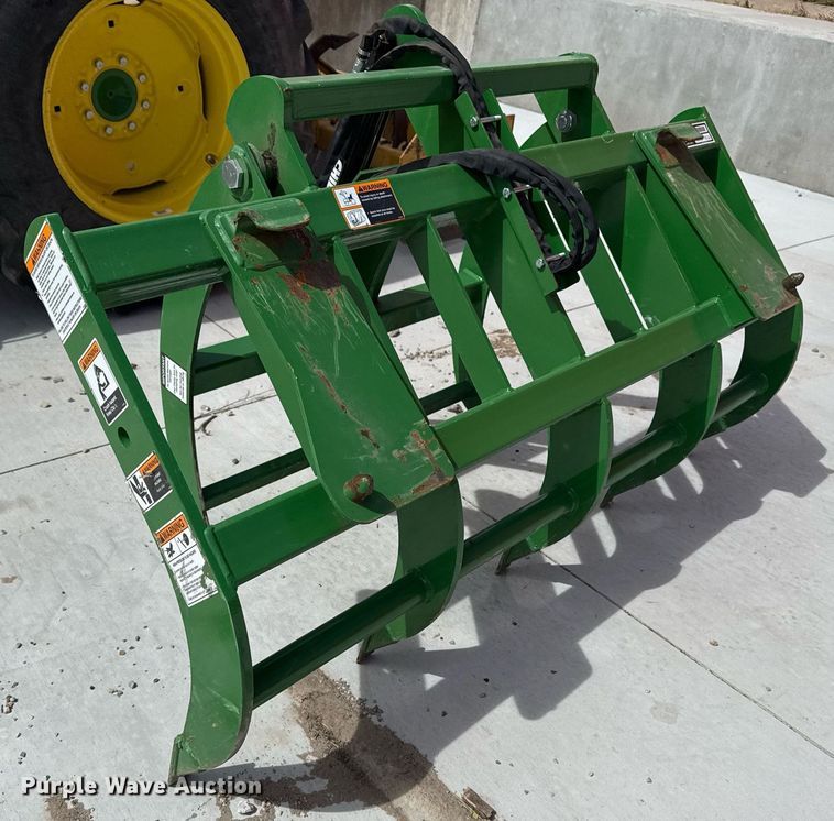 image for item DM5624 2022 John Deere 4052R MFWD tractor