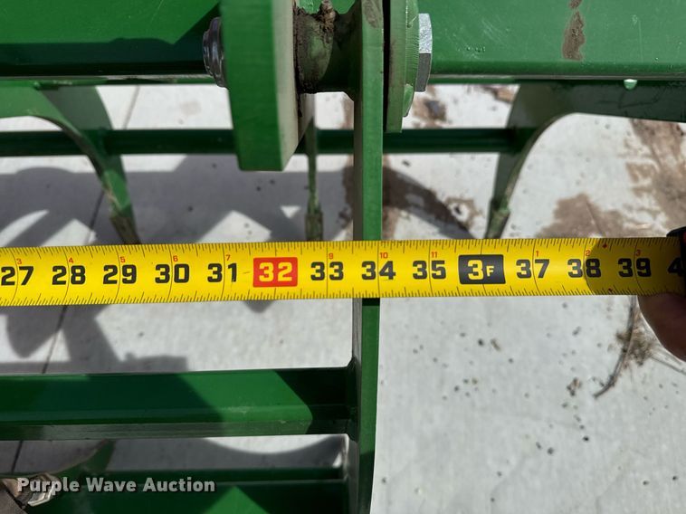 image for item DM5624 2022 John Deere 4052R MFWD tractor