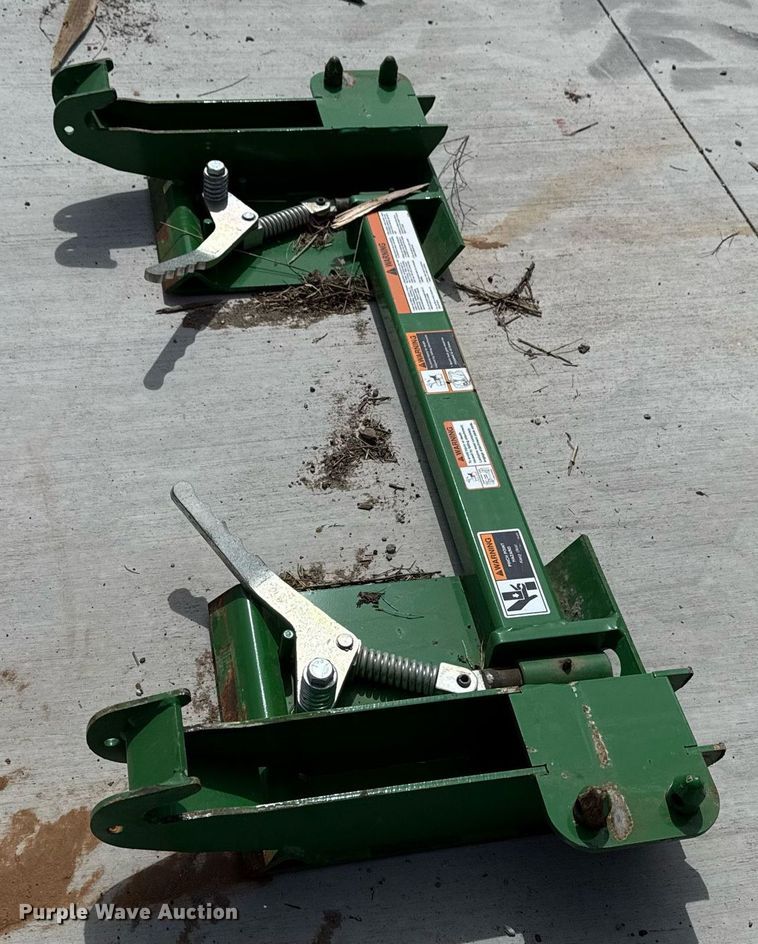 image for item DM5624 2022 John Deere 4052R MFWD tractor