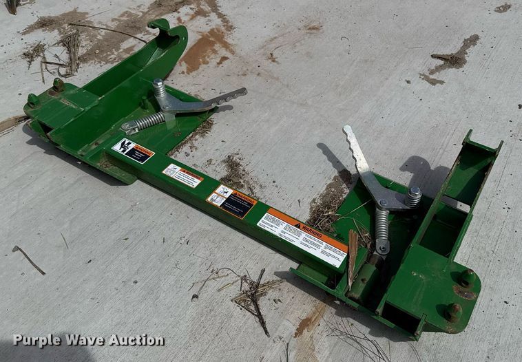 image for item DM5624 2022 John Deere 4052R MFWD tractor