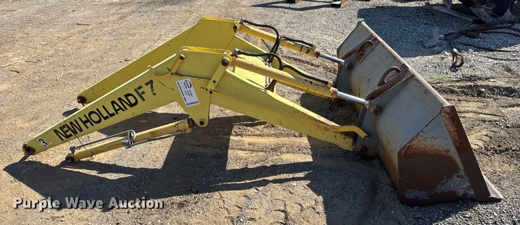 image for item DM5656 New Holland loader