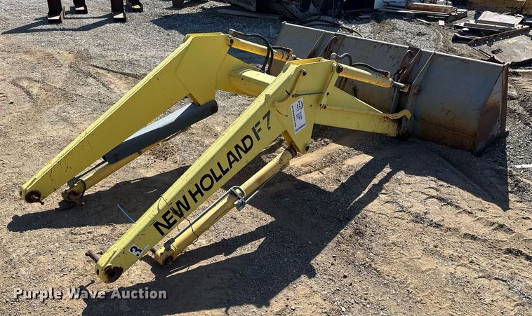 image for item DM5656 New Holland loader