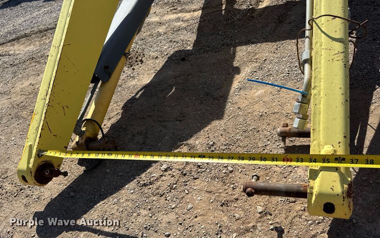 image for item DM5656 New Holland loader