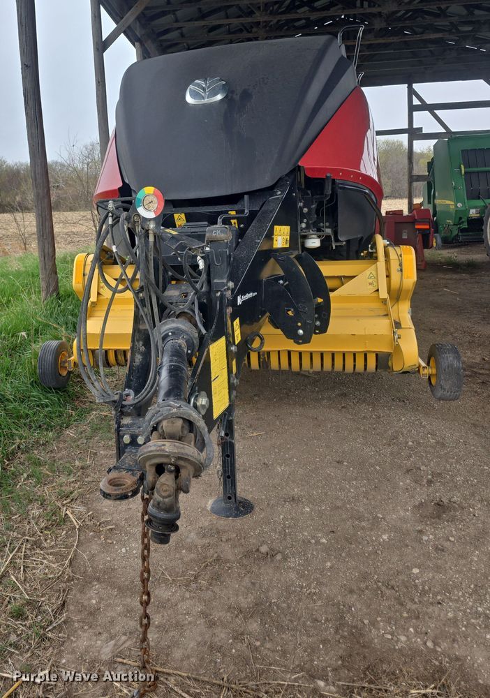 image for item DO7865 2014 New Holland BigBaler 330 large square baler