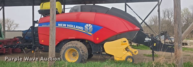 image for item DO7865 2014 New Holland BigBaler 330 large square baler