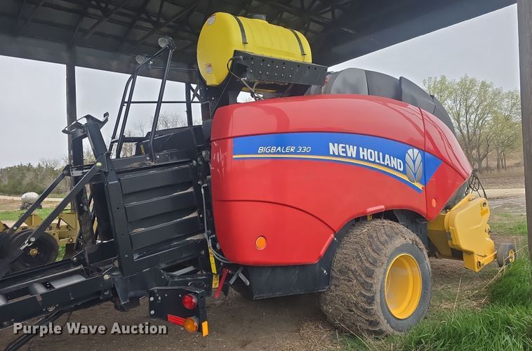 image for item DO7865 2014 New Holland BigBaler 330 large square baler