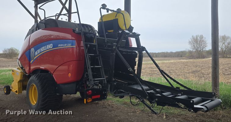 image for item DO7865 2014 New Holland BigBaler 330 large square baler
